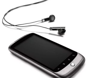 Le Nexus One arrive chez SFR, Google arrête la vente en ligne